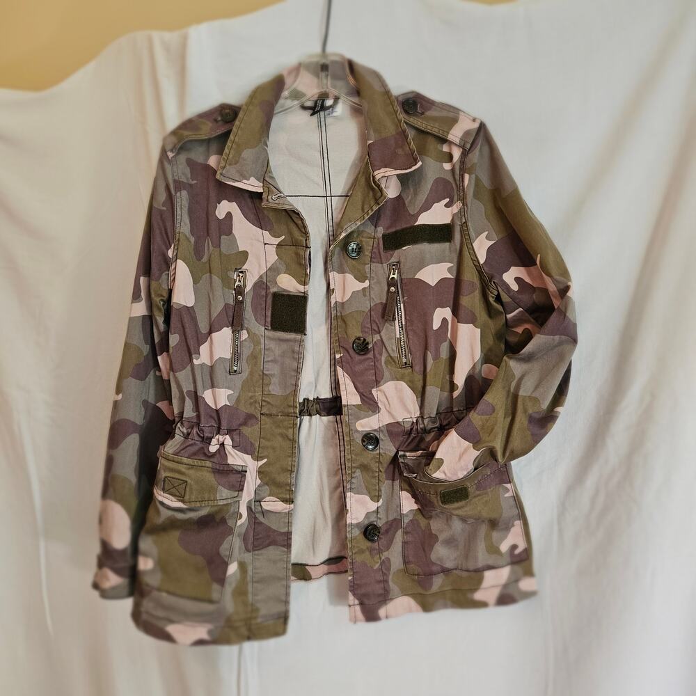Divided Cotton Camo Jacket Women's Size 10 EUC